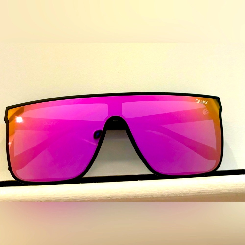 QUAY Pink/Yellow Night Fall Sunglasses ✨